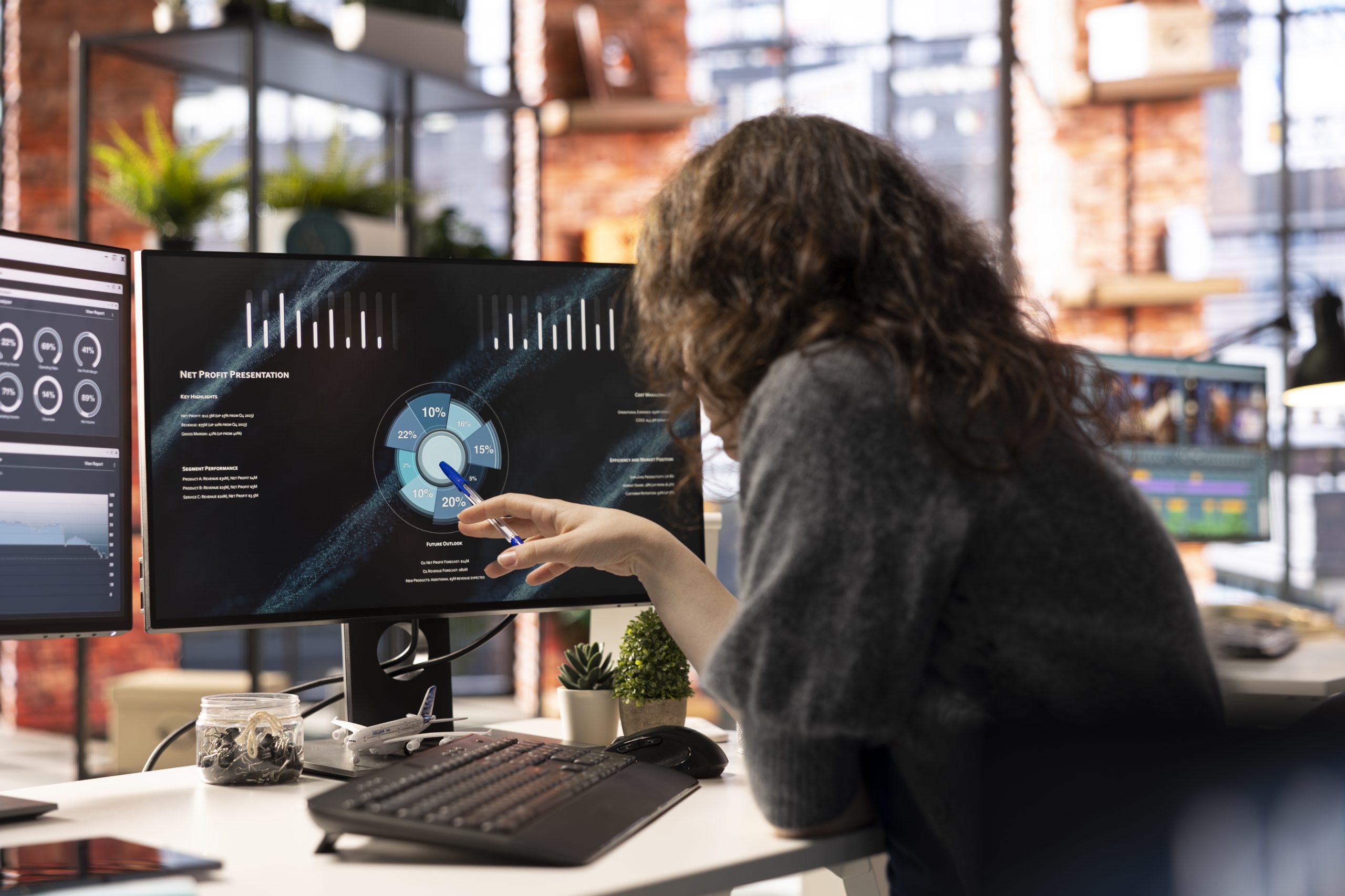 analyst looking presentation charts dashboard implement analytics scaled Data Analytics