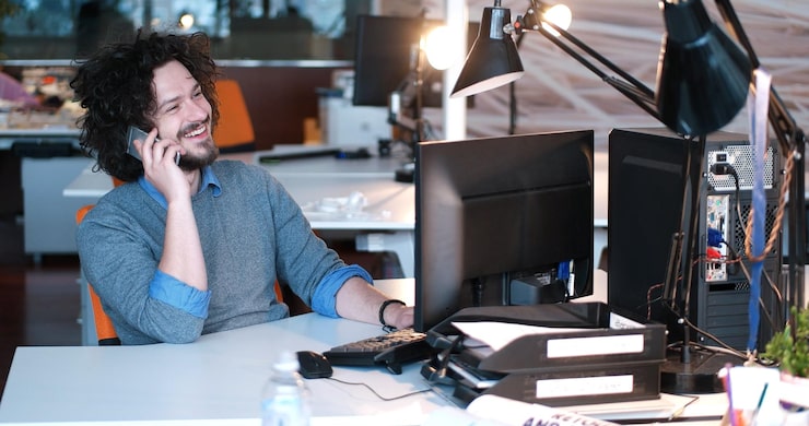 young-entrepreneur-freelancer-working-using-computer-coworking-space_530697-40018